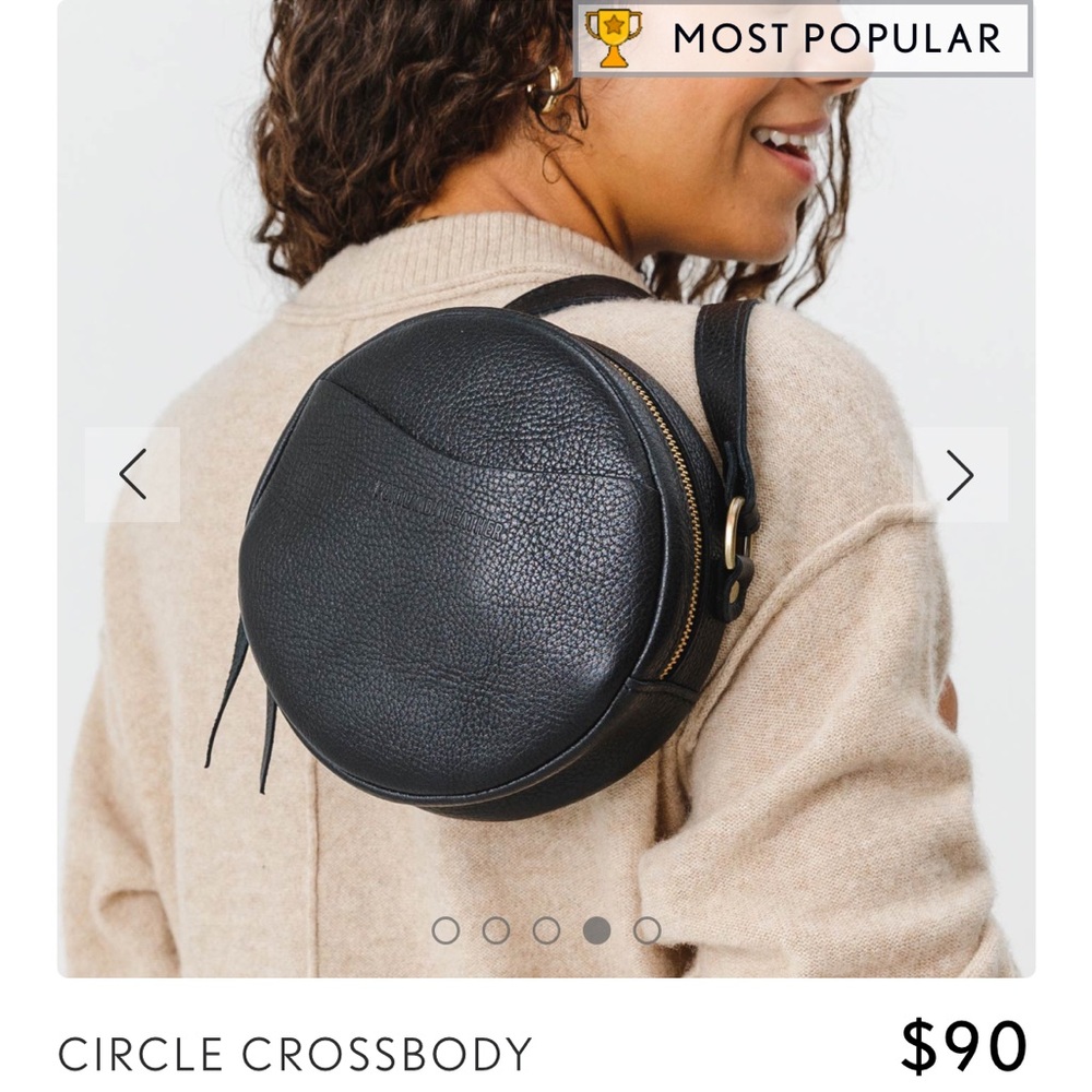 Portland Leather Goods Pebbled Black Small Circle Crossbody Bag - Picture 3 of 9